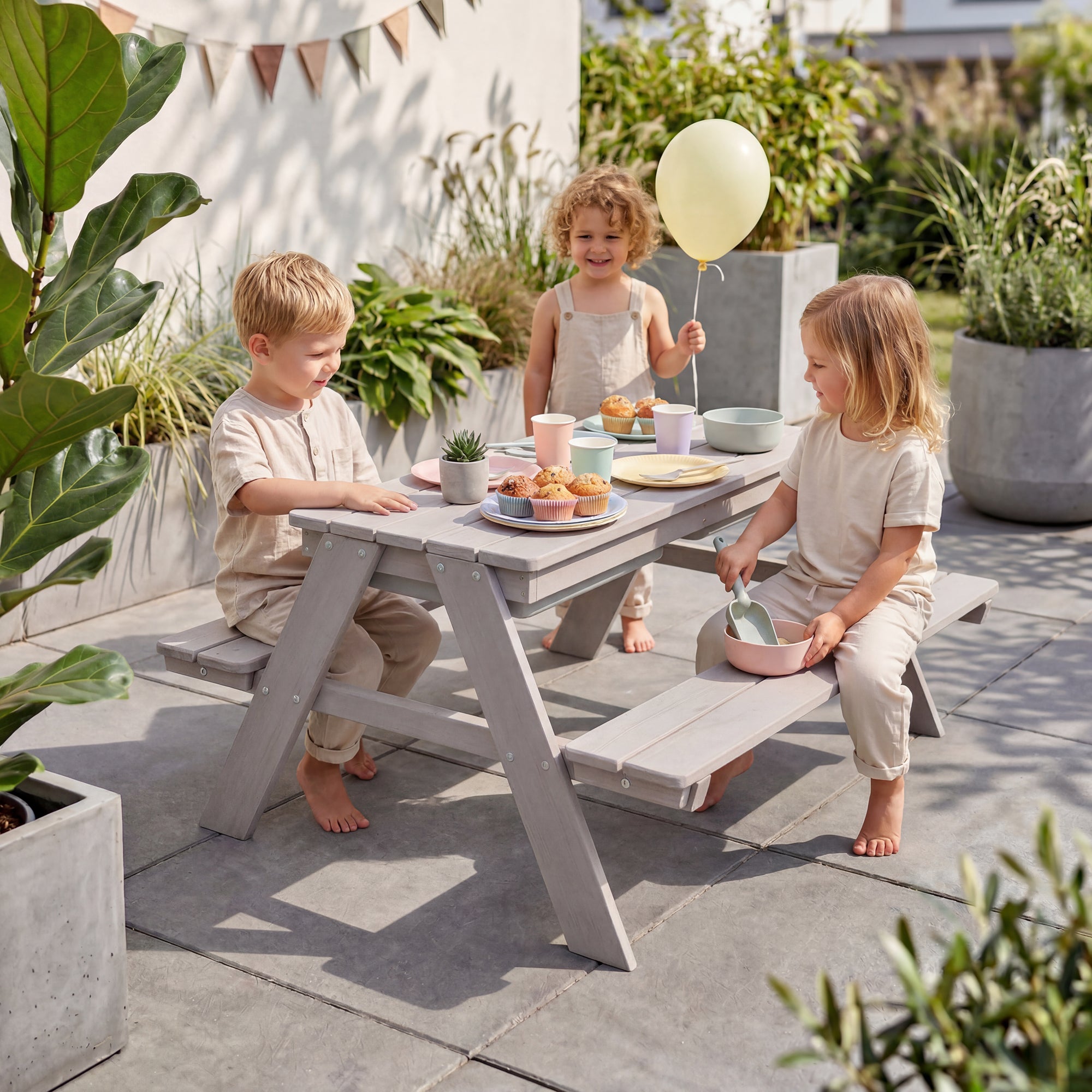 Roba Picknickbord med Leklådor