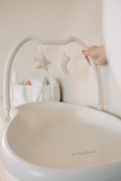 Trollefant skötbädd med avtagbar lekbåge, Beige