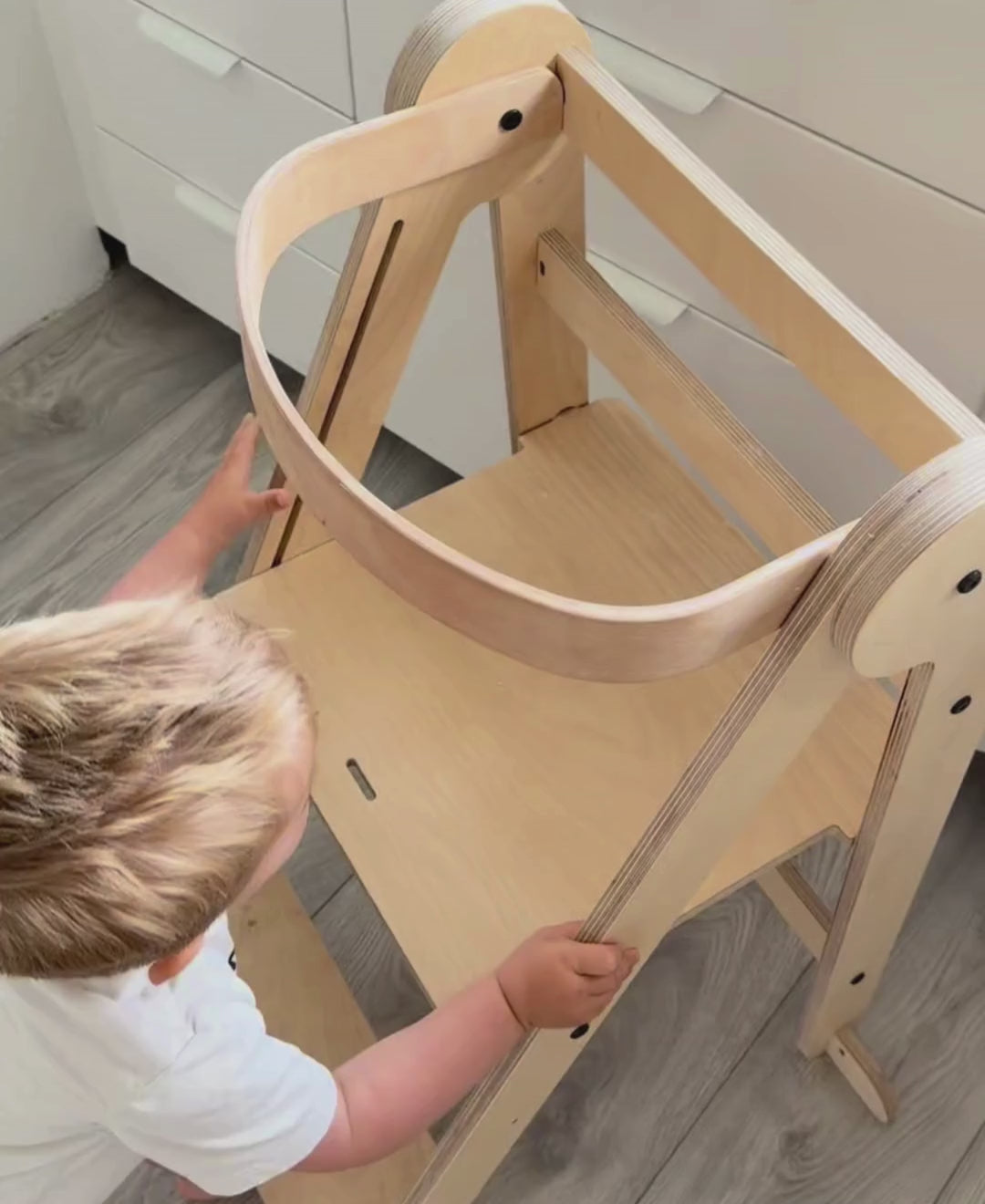 Tower Fold – Flexibel, hopfällbar kökshjälp, natur